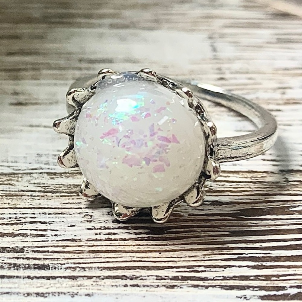 3245 Dazzling Silver Iridescent Acrylic Ring